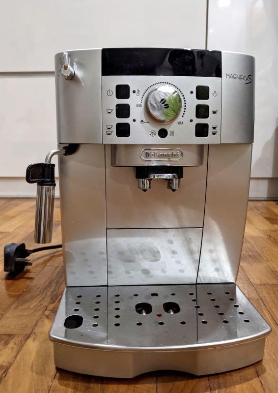 Delonghi Magnifica S Coffee Machine, TV & Home Appliances, Kitchen
