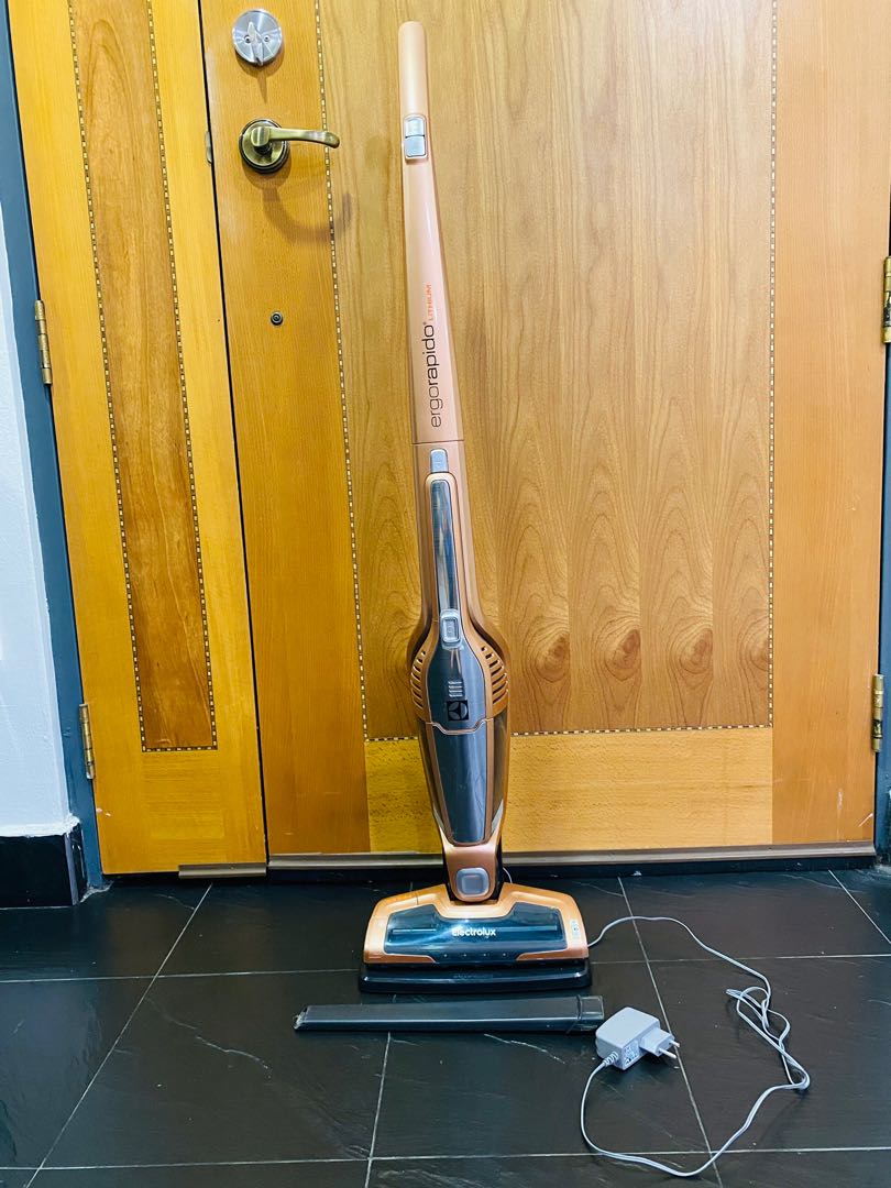 Electrolux Ergorapido Vacuum Cleaner, TV & Home Appliances, Vacuum