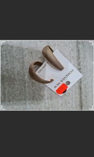 (Category: ) located in . Submitted by tang.closet (Listing ID 1066609586, Image 1). Description: .
