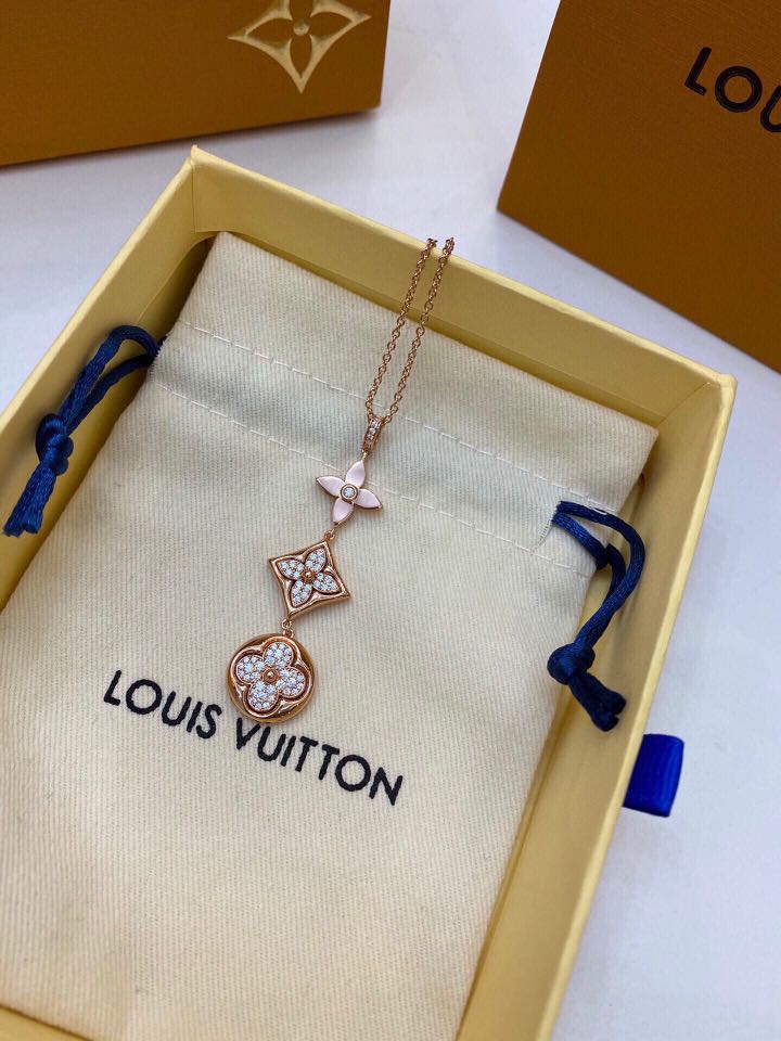 Louis Vuitton Monogram Lock Pendant (M00525)