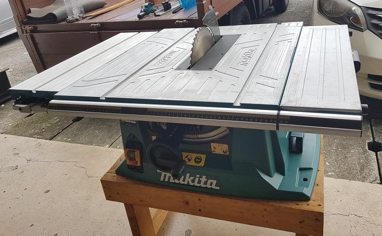 Makita table saw for clearance sale second hand