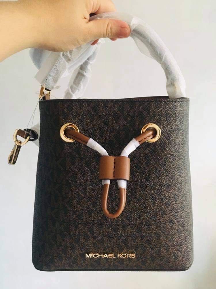 MICHAEL KORS Suri Small Logo Crossbody Bag + brown + best seller, Women's Fashion, Bags