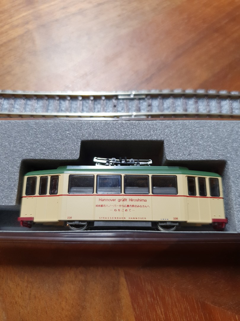 Kato 14-071-1 Hiroshima Electric Train Type 200 Hannover Tram