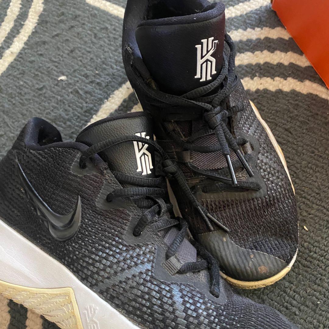 Nike boys kyrie flytrap sales