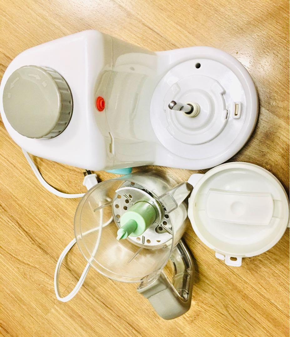 Owl Baby Food Processor (Category: Weaning & Toddler Feeding) located in Taguig. Submitted by misstangerine (Listing ID 1116907959, Image 2). Description: Used for less than a year. It’s actually like new (the provision for the blade just has food stains) but all else are good. Comes with the original box and manual. ☺️ Color is unisex (teal and gray). Super lovely! Retails at ~Php3,600. RFS: decluttering unused stuff. OWL Baby food maker is a ne