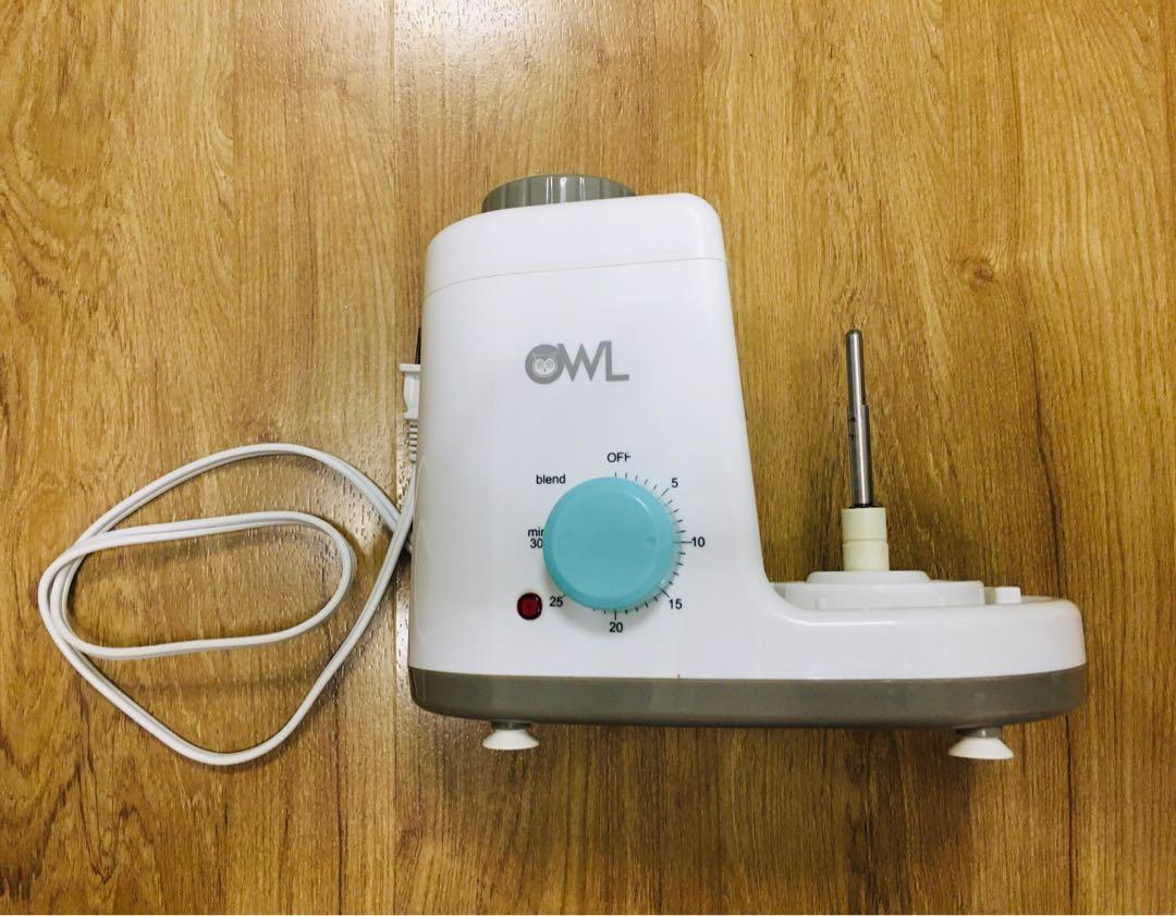 Owl Baby Food Processor (Category: Weaning & Toddler Feeding) located in Taguig. Submitted by misstangerine (Listing ID 1116907959, Image 3). Description: Used for less than a year. It’s actually like new (the provision for the blade just has food stains) but all else are good. Comes with the original box and manual. ☺️ Color is unisex (teal and gray). Super lovely! Retails at ~Php3,600. RFS: decluttering unused stuff. OWL Baby food maker is a ne