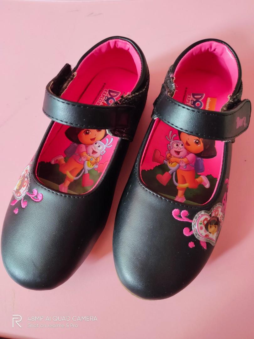 Childrens sandals sale outlet