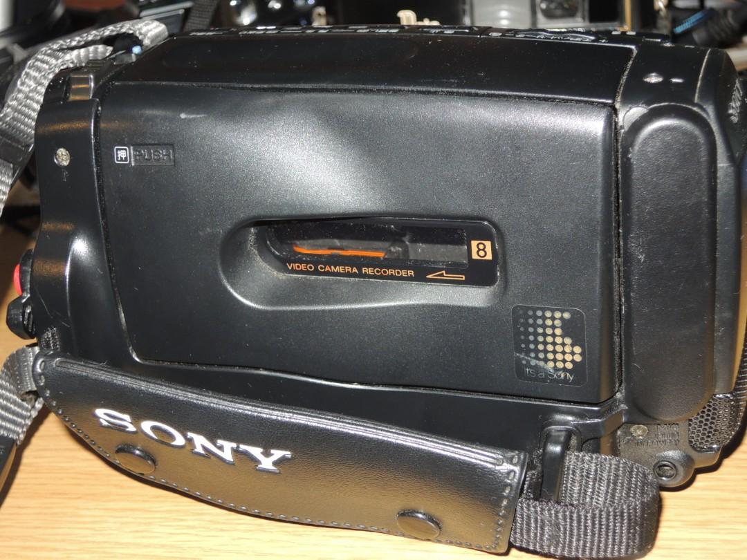 SONY CCD TR250 Video Camera Recorder (Category: Video Cameras) located in Paranaque City. Submitted by kutoi.ancheta (Listing ID 1116989504, Image 3). Description: SONY CCD TR250 Video Camera Recorder ₱1500 condition: https://youtu.be/eiOUoOXg8VM?si=cmVyOqgt7XSeZThg playback only! casette compatibility is not assured! as is only! defects included! no warranties! 🛑 no charger 🛑 no batteries pm for inquiries... #sonyvideo #hi8 #video8 #tr250.