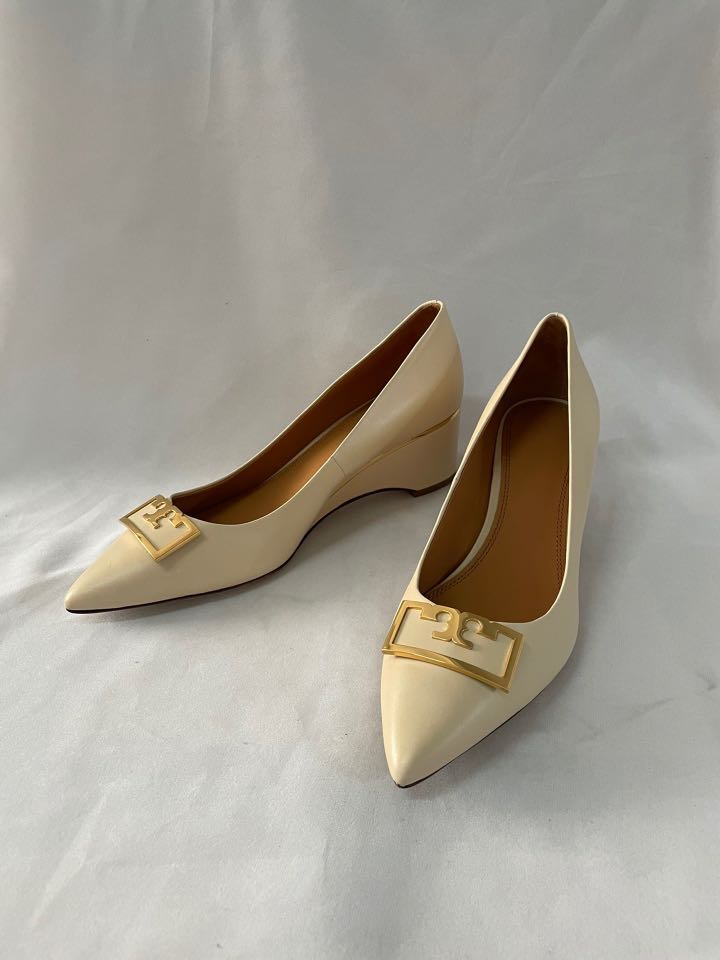 Tory Burch Gigi Wedge in White Women s Fashion Footwear Wedges on Carousell