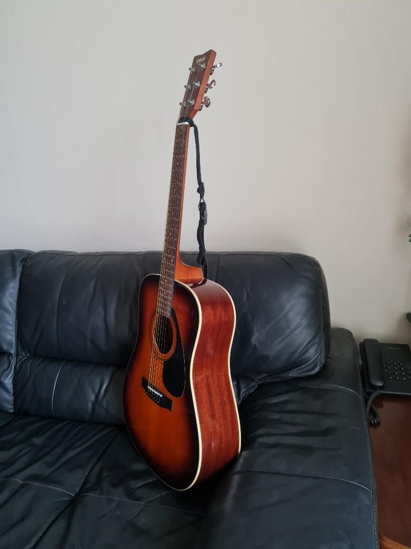 Yamaha acoustic guitar F370DW, Hobbies & Toys, Music & Media, Musical ...