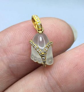 (Category: ) located in . Submitted by curatedbuys (Listing ID 1118806934, Image 1). Description: .