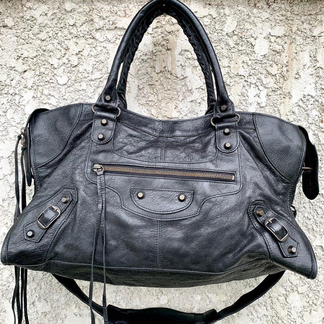 Balenciaga Agneau Part time (Category: Luxury Bags & Wallets) located in Davao. Submitted by erysiphylothrix (Listing ID 1118680985, Image 1). Description: .