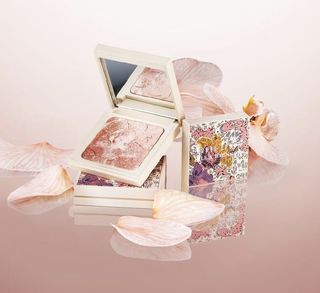 （分類：）位於 。 由 beauty_addictss 提交（商品編號 1118764159，圖片 1）。簡介： 。