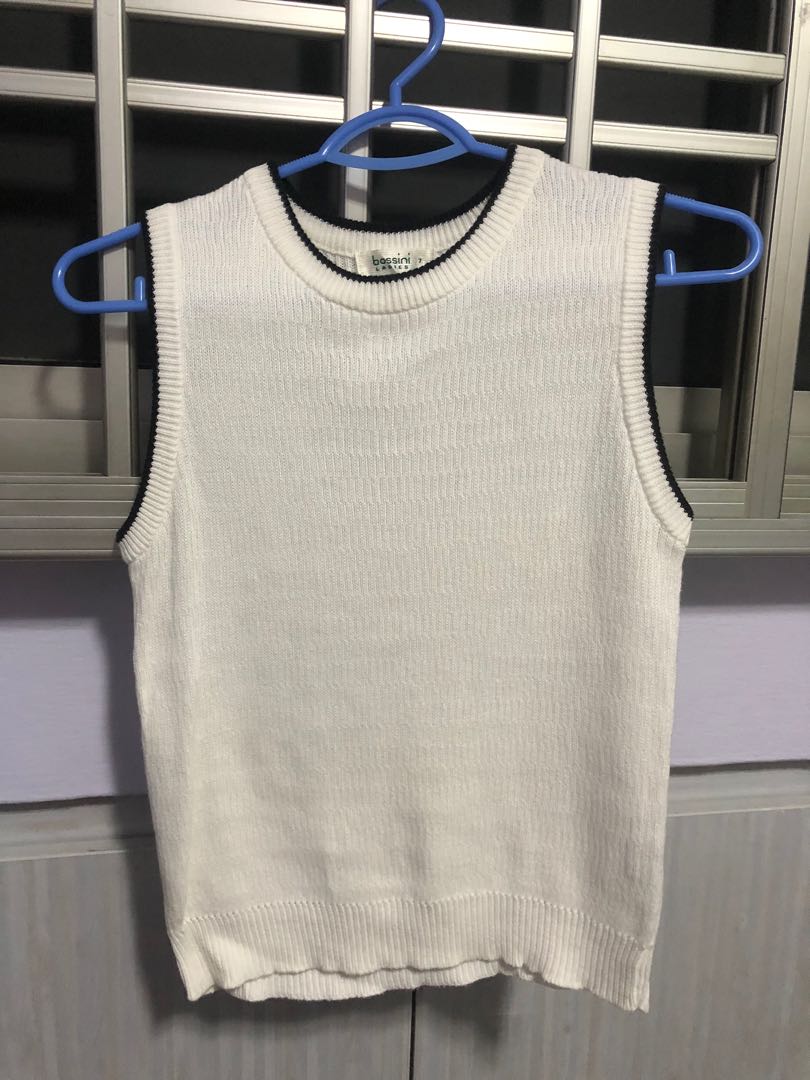 sleeveless vest top