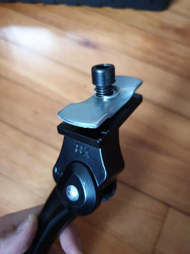 charge center mount kickstand