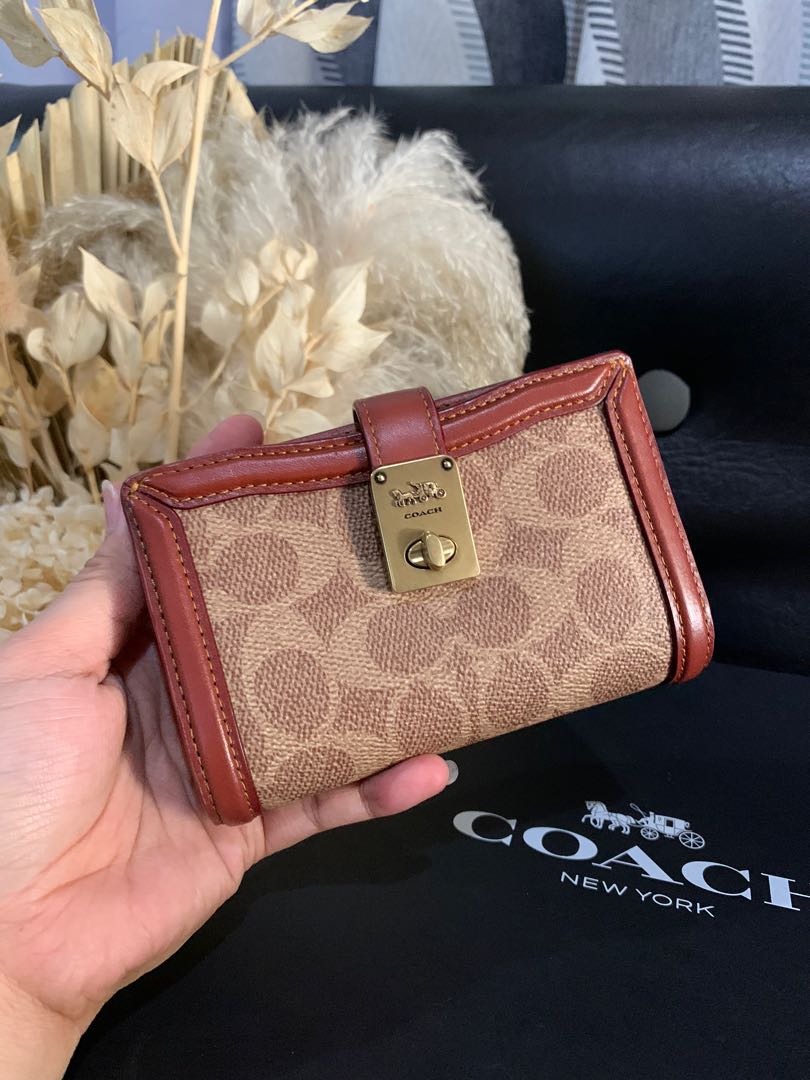Coach Hutton Wallet, Luxury, Bags & Wallets on Carousell