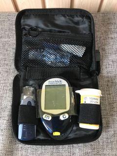 Freestyle freedom lite blood glucose monitoring system