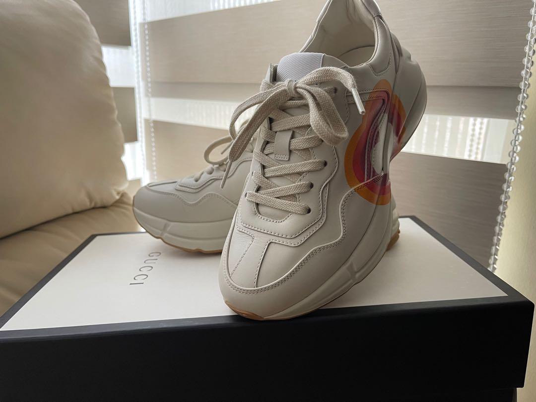 Rhyton sneaker with interlocking g and heart top