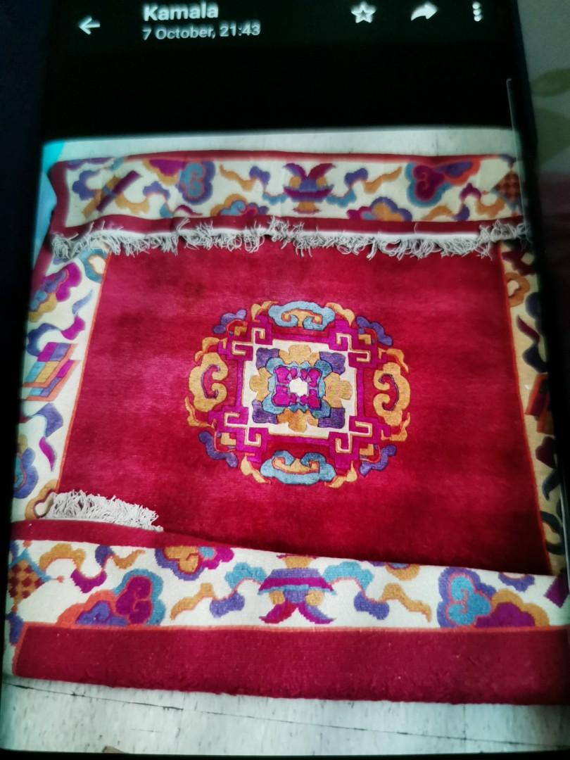 Hand woven carpet from Nepal 6 x 8 ft, Furniture & Home Living