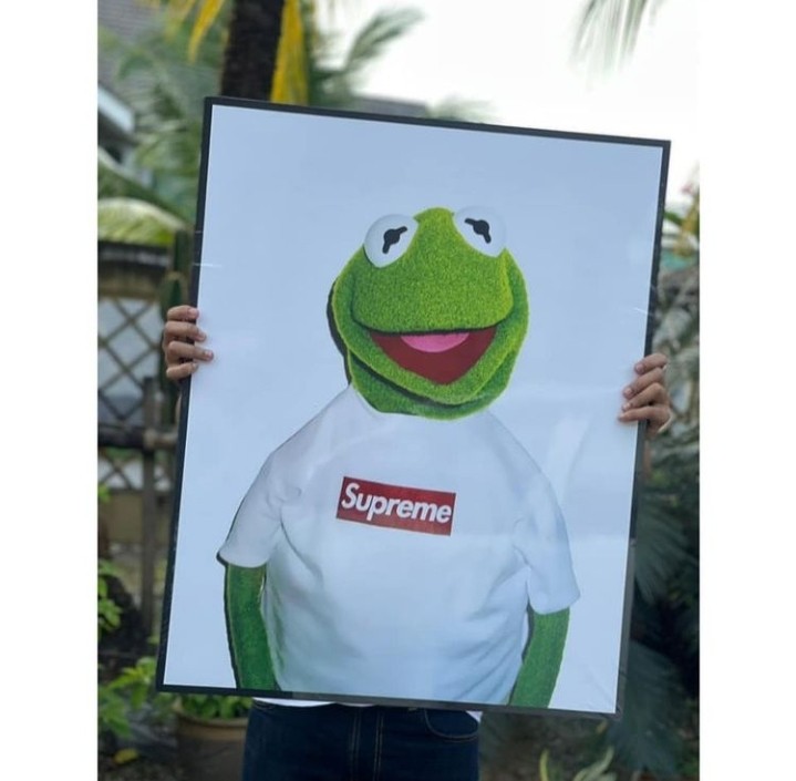 KERMIT FROG SUPREME POSTER FRAMED WALL ART DECOR Men s Fashion