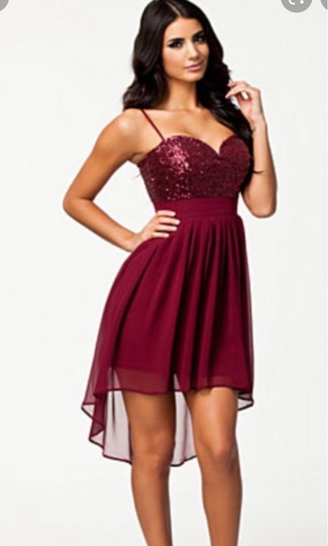 lightly used] Elise Ryan burgundy sequin cut out back chiffon dress ,  Women's Fashion, Dresses & Sets, Evening dresses & gowns on Carousell
