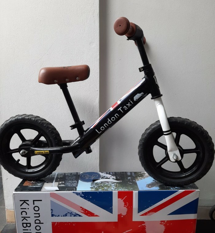 london taxi balance bike