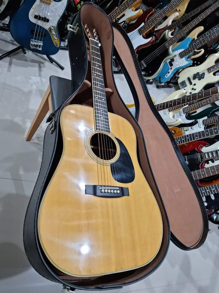 Morales guitar deals price