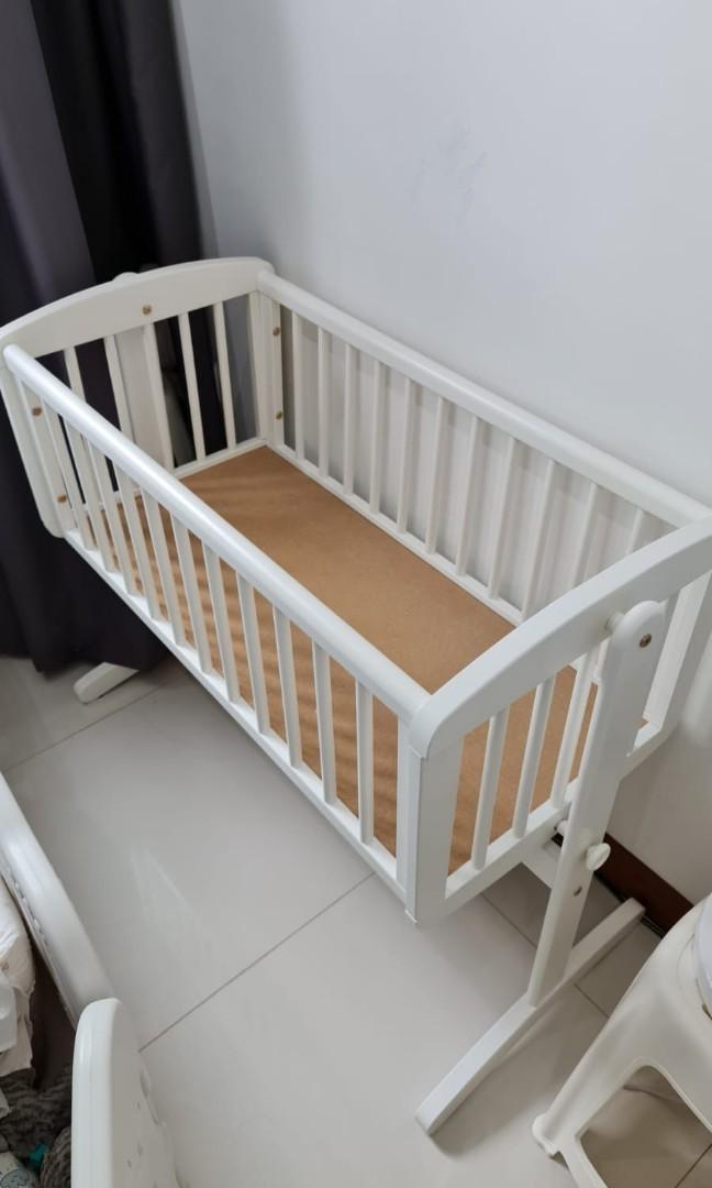 Babies r us swinging crib top