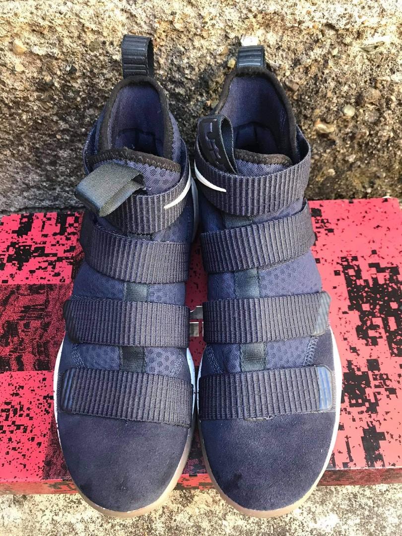 Lebron soldier 11 navy shop