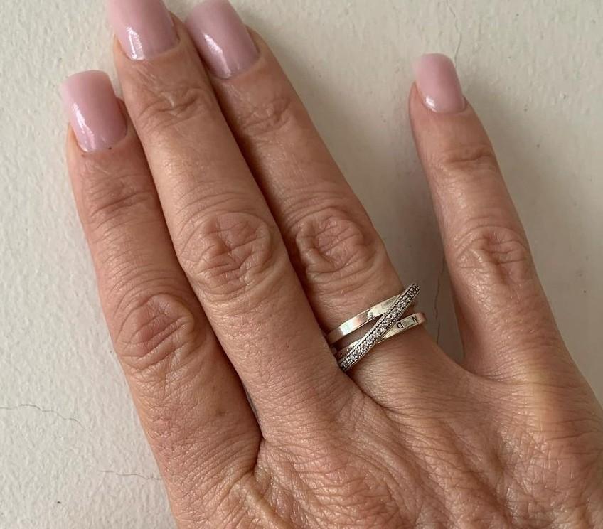 Pandora crossover Pav triple band ring. Super sale authentic