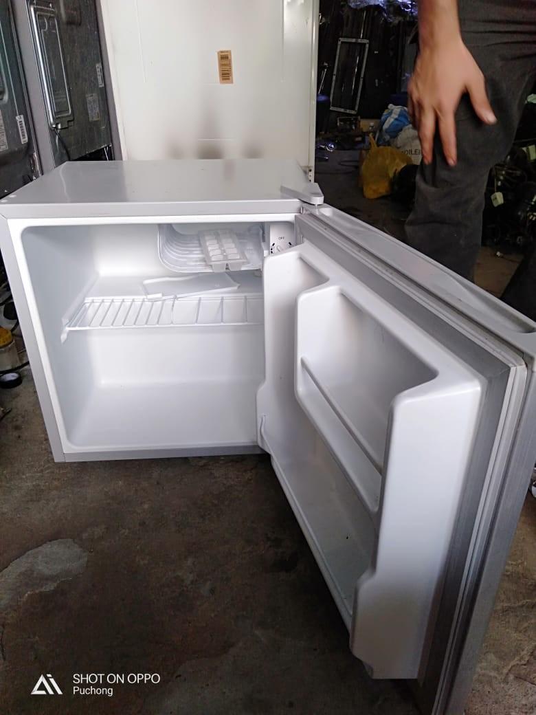 Pensonic mini bar refrigerator fridge TV Home Appliances