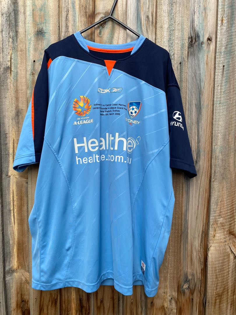 Reebok sydney top