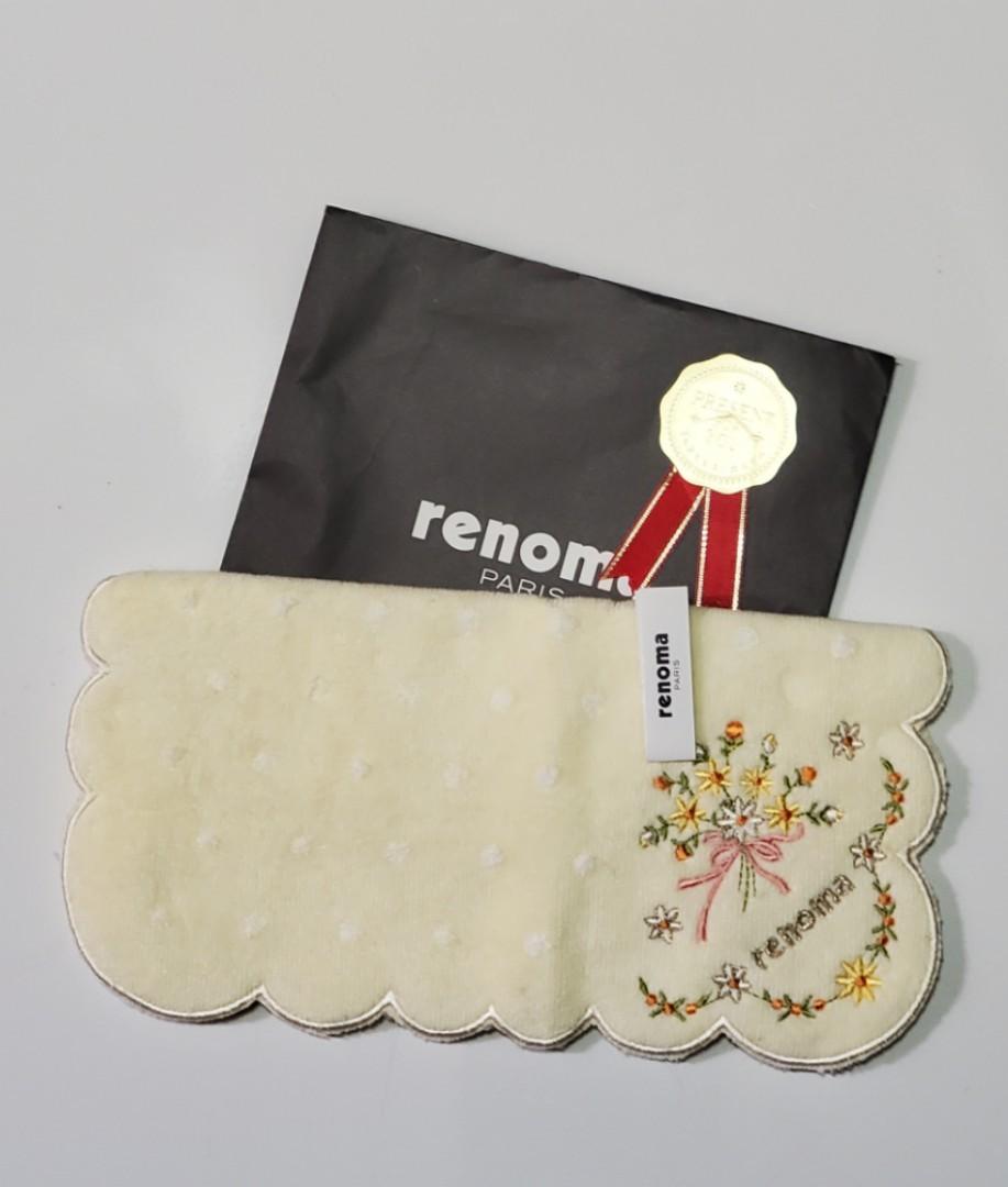 Renoma hand towel (Category: Bedding & Towels) located in Quezon City. Submitted by lajean (Listing ID 1117699278, Image 2). Description: Renoma hand towel Unused 💯% Legit bought from Japan Shipping fee at buyer's expense.