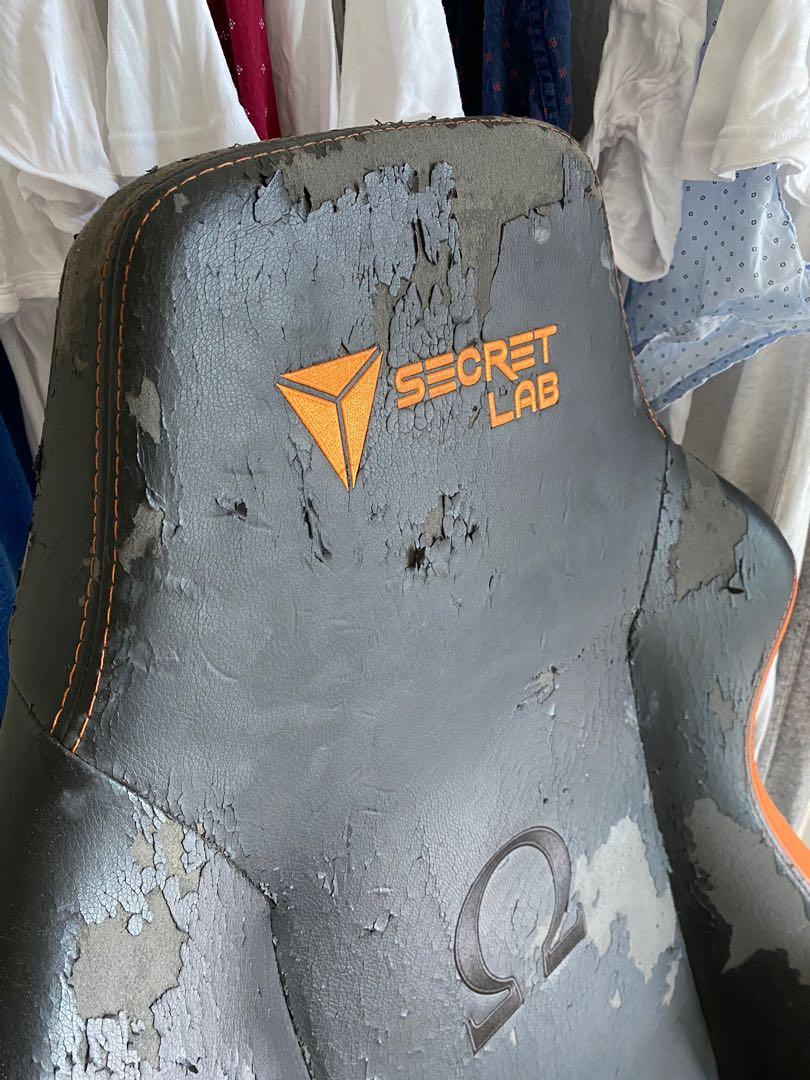 Secret lab chair peeling store