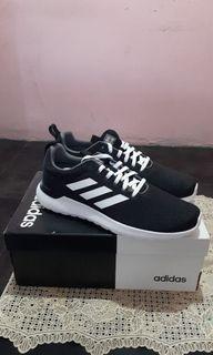 Sepatu Adidas