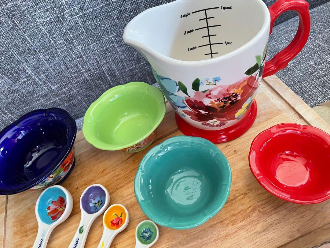 Holiday SALE] The Pioneer Woman measuring bowls and spoons set, Furniture &  Home Living, Kitchenware & Tableware, Bakeware on Carousell