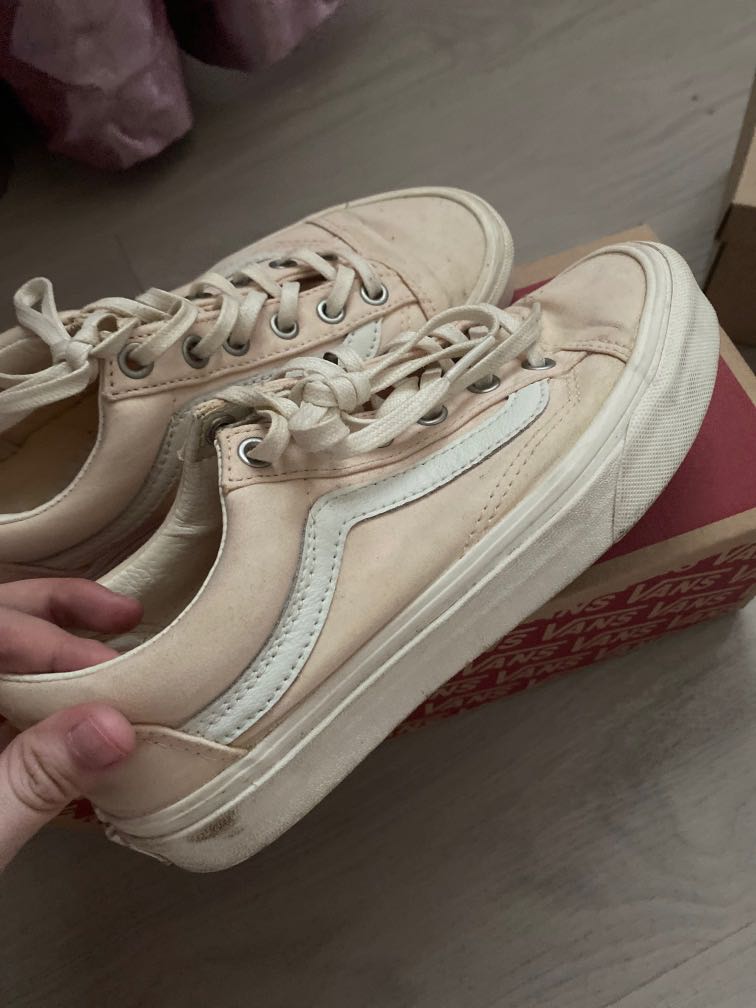 vans peach color