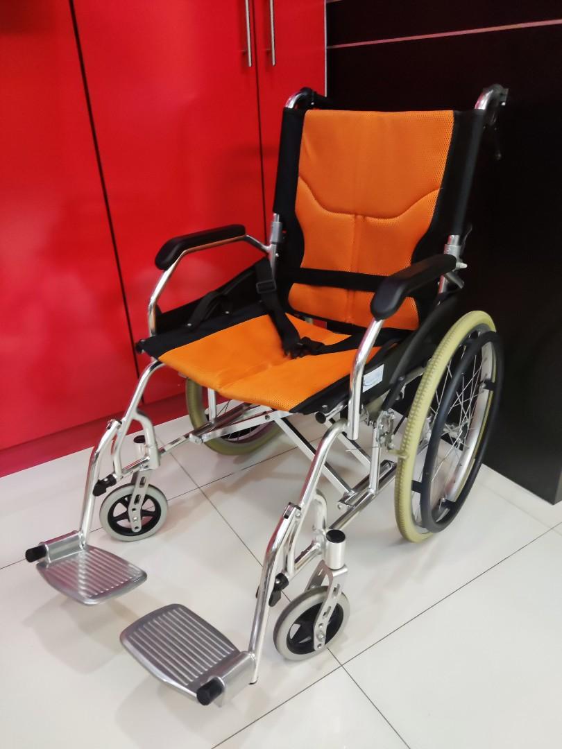 Wheelchair in mint condition, Health & Nutrition, Assistive ...