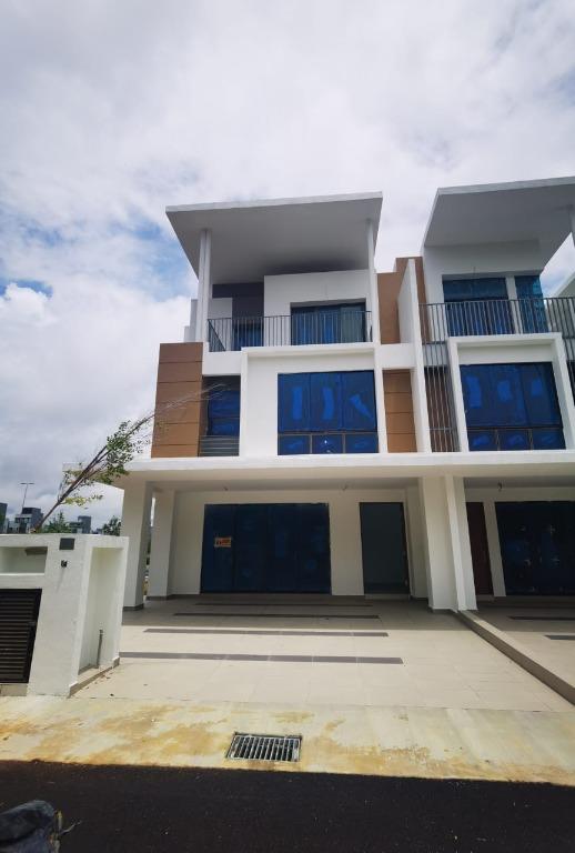 Wts New Cyberjaya 3 Storey House For Sale Property For Sale On Carousell