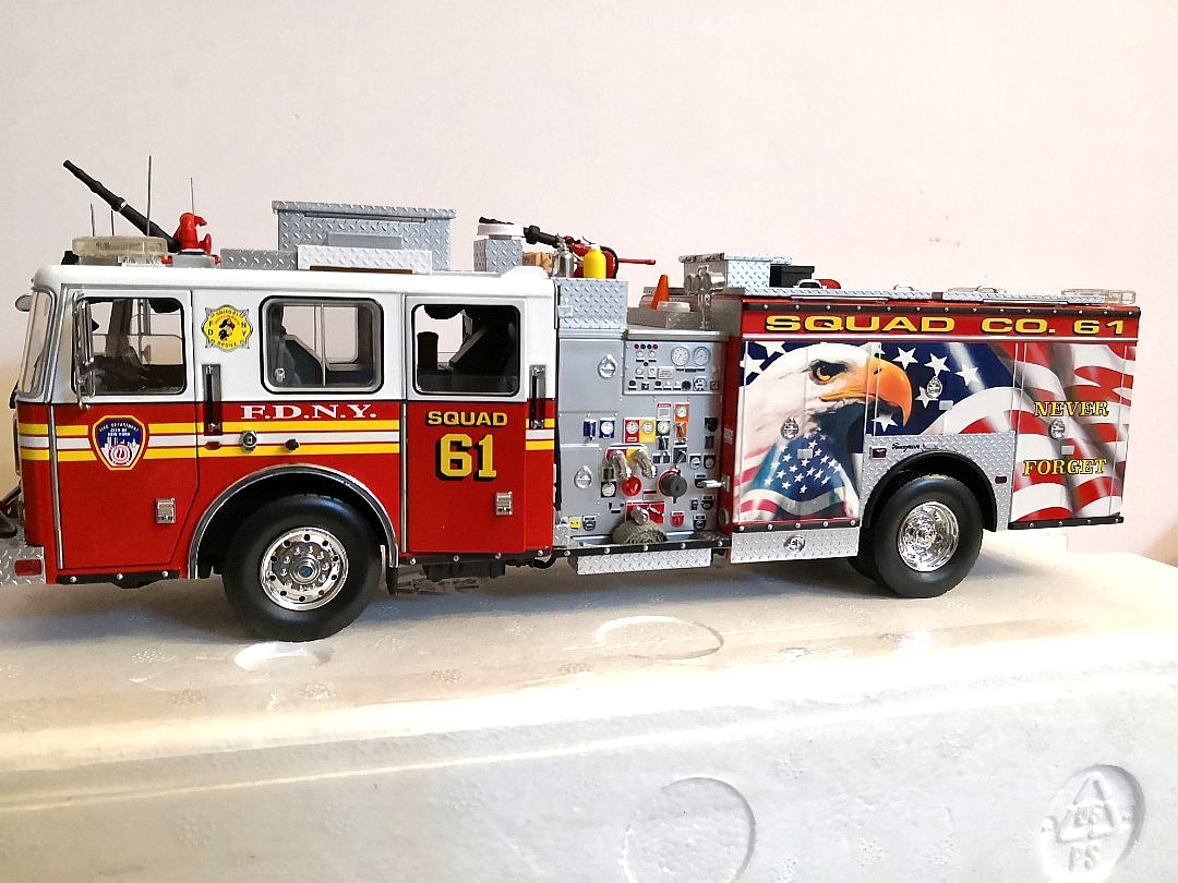消防車 CODE3 VALIANT SERVICE FDNY はしご車 - おもちゃ