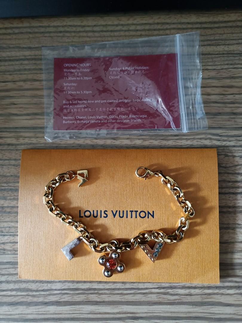 Louis Vuitton Gold Tone LV & Me Letter L Charm Bracelet Louis Vuitton