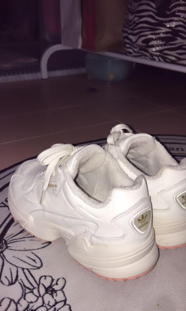 Adidas falcon top trail white