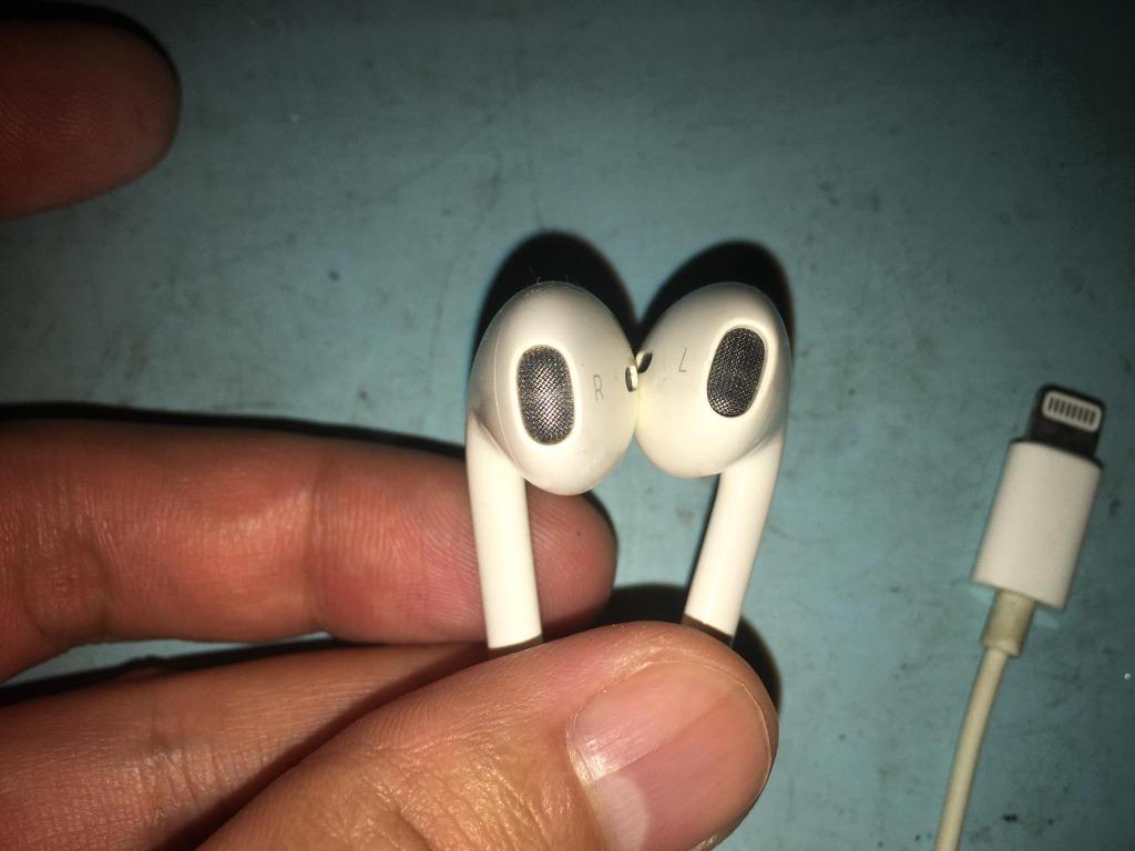 Earpods lightning original vs fake store