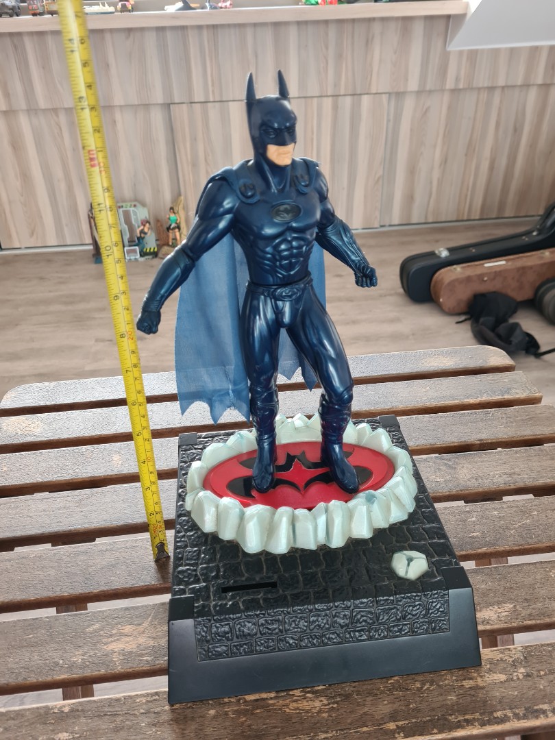 Batman coin bank 1997 Thinkway Toys (35cm), Hobbies & Toys, Toys & Games on  Carousell