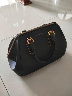 CHARLES AND KEITH ORI SECOND HANDBAG TAS HITAM WANITA