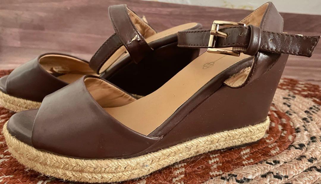 womens size 6 wedges
