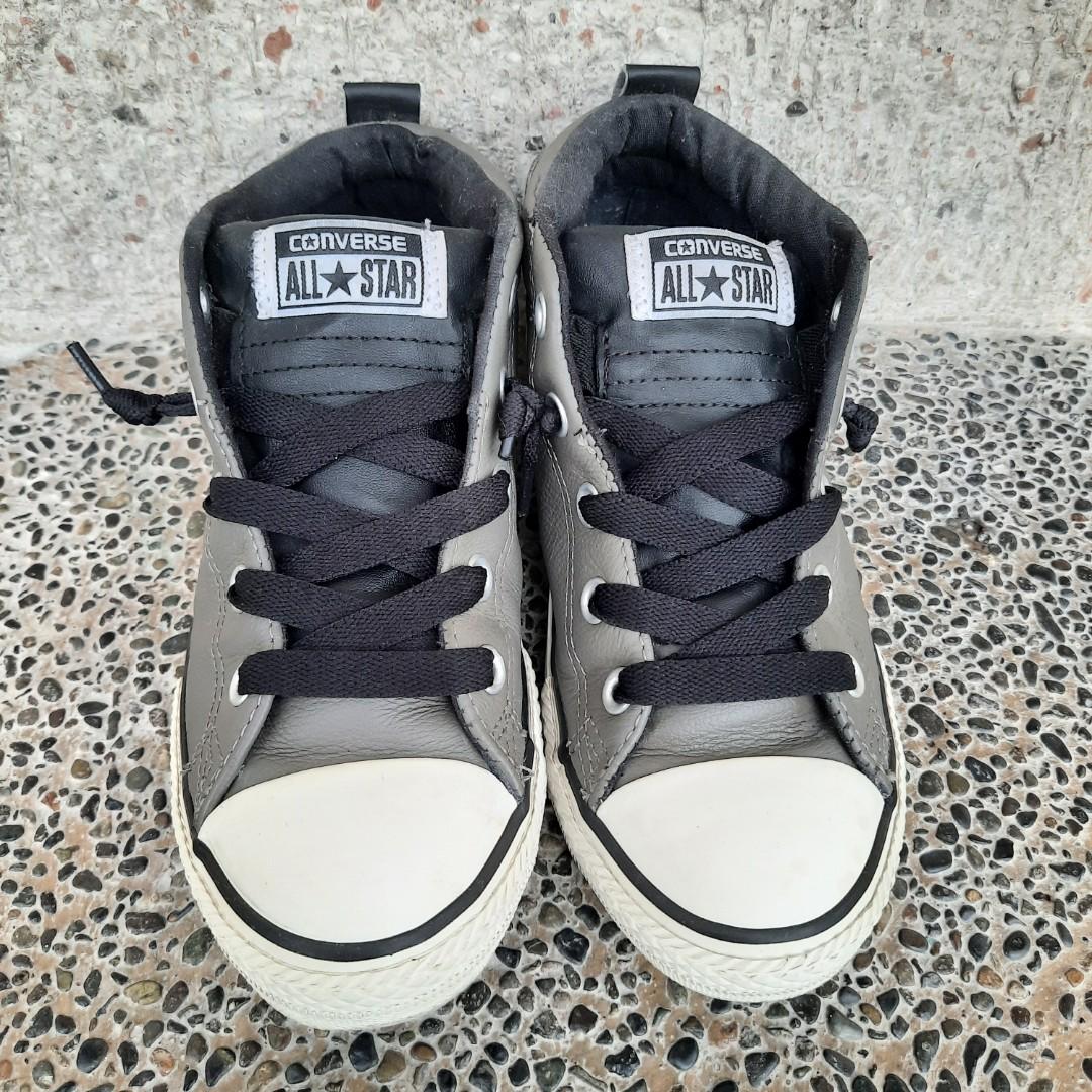 Converse mid cut shoes deals