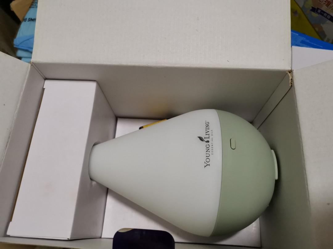 Diffuser (Category: Sanitisers & Disinfectants) located in Singapore. Submitted by t1116 (Listing ID 1118829003, Image 3). Description: Brand new. Self collect at Bukit Batok west Ave 6.