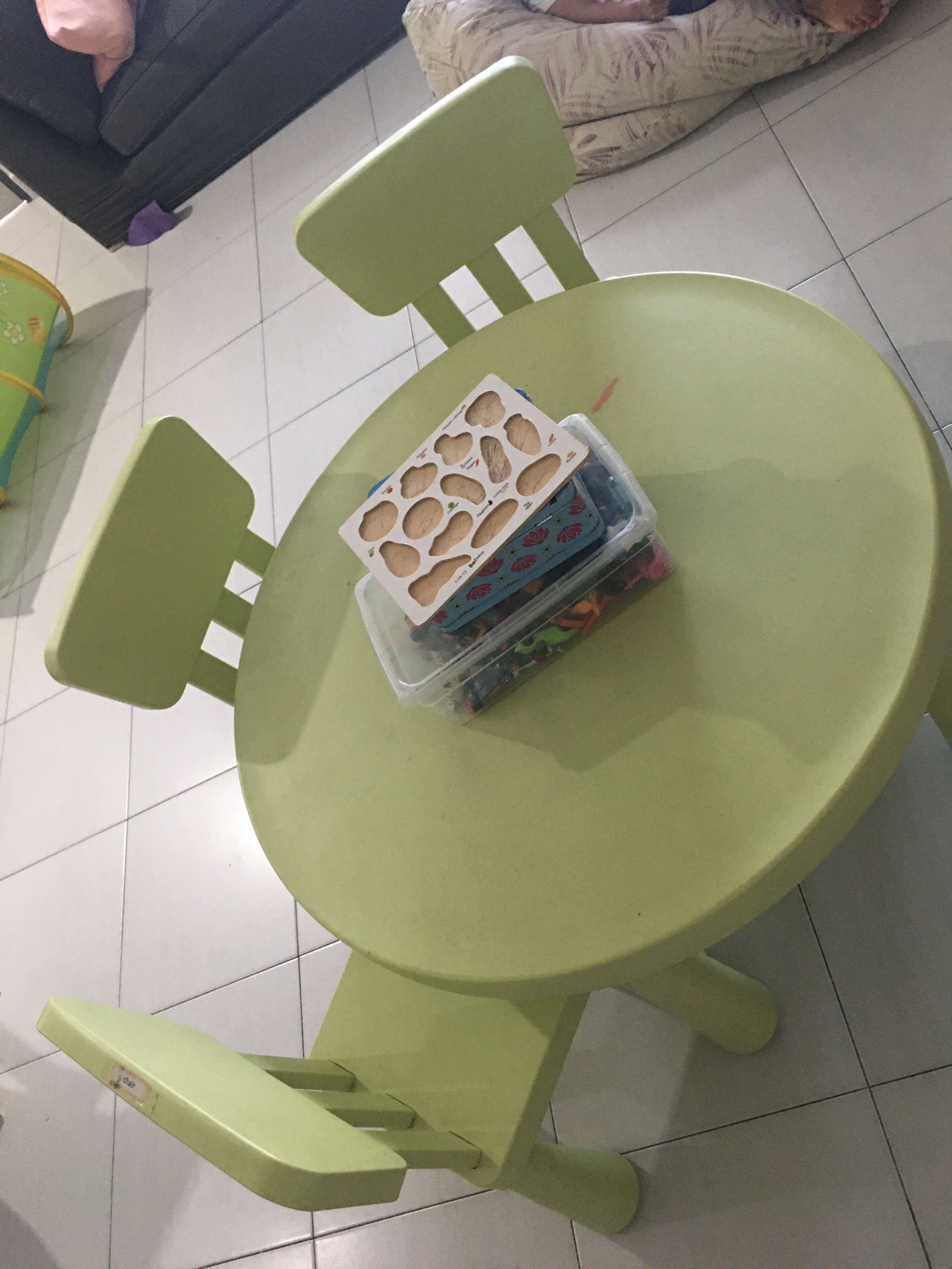 Ikea children table & 3 chairs (mammut) / 1 meja 3 kerusi kanak kanak