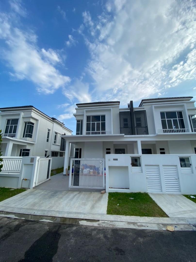 Jalan Setia Tropika 10 Double Storey Cluster Low Deposit Below Market For Sales Property For Sale On Carousell